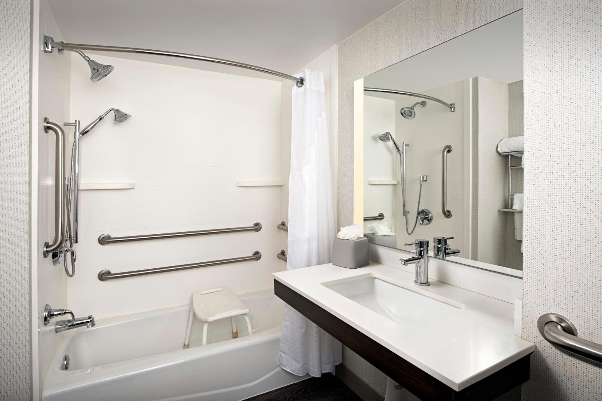 Holiday Inn Express & Suites Baltimore - BWI Airport North By Ihg Linthicum Exterior photo